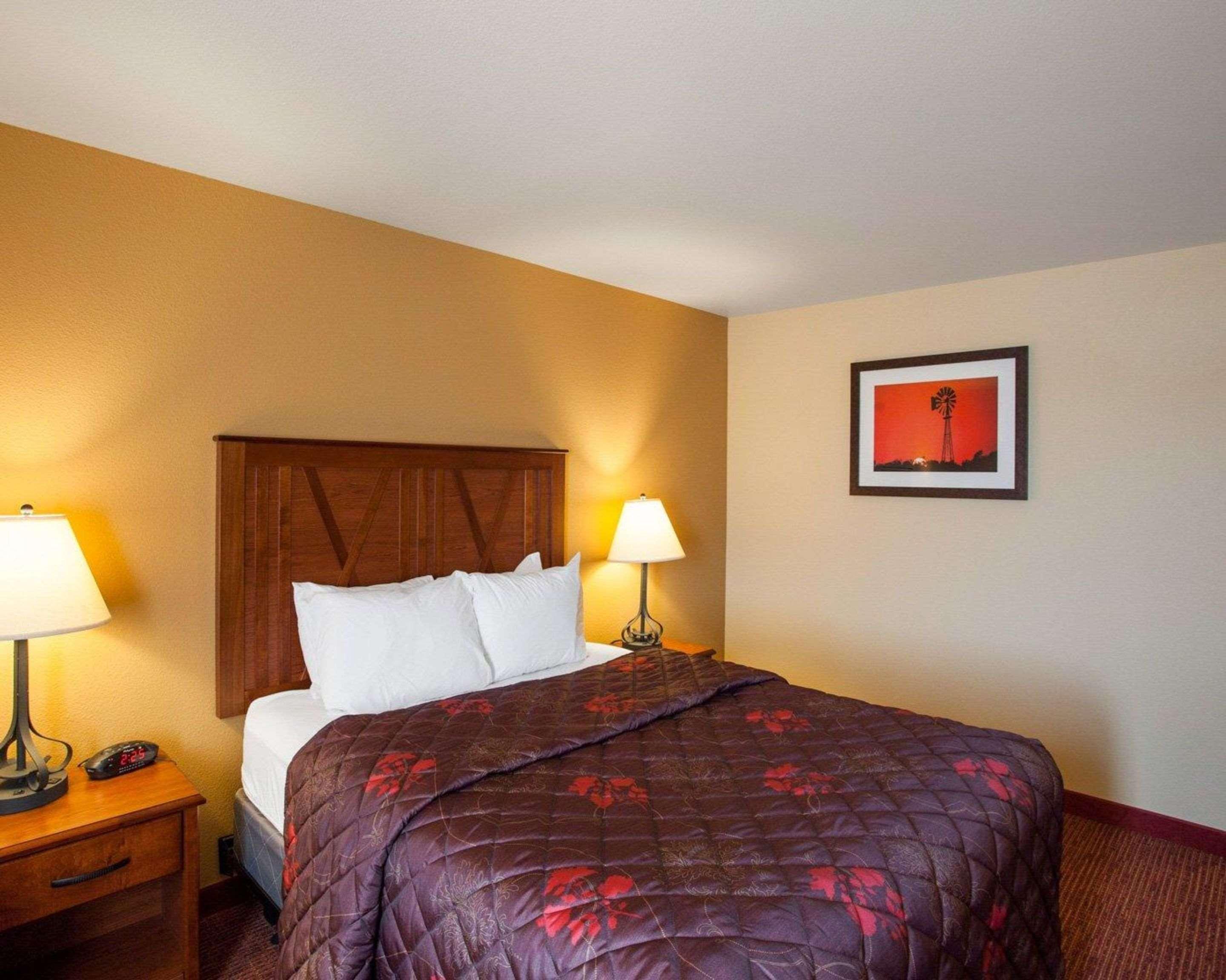 Rodeway Inn & Suites Phillipsburg 外观 照片