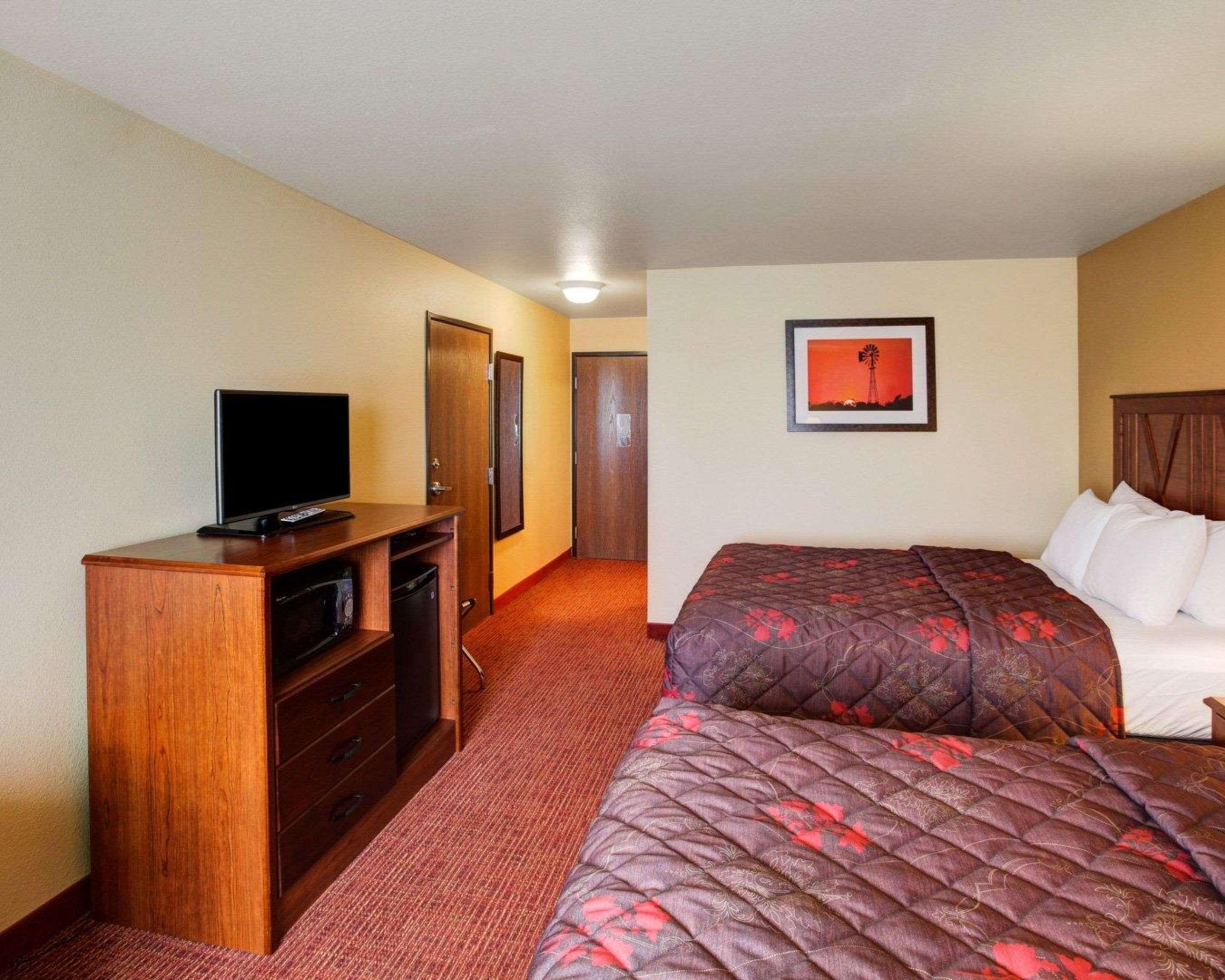 Rodeway Inn & Suites Phillipsburg 外观 照片
