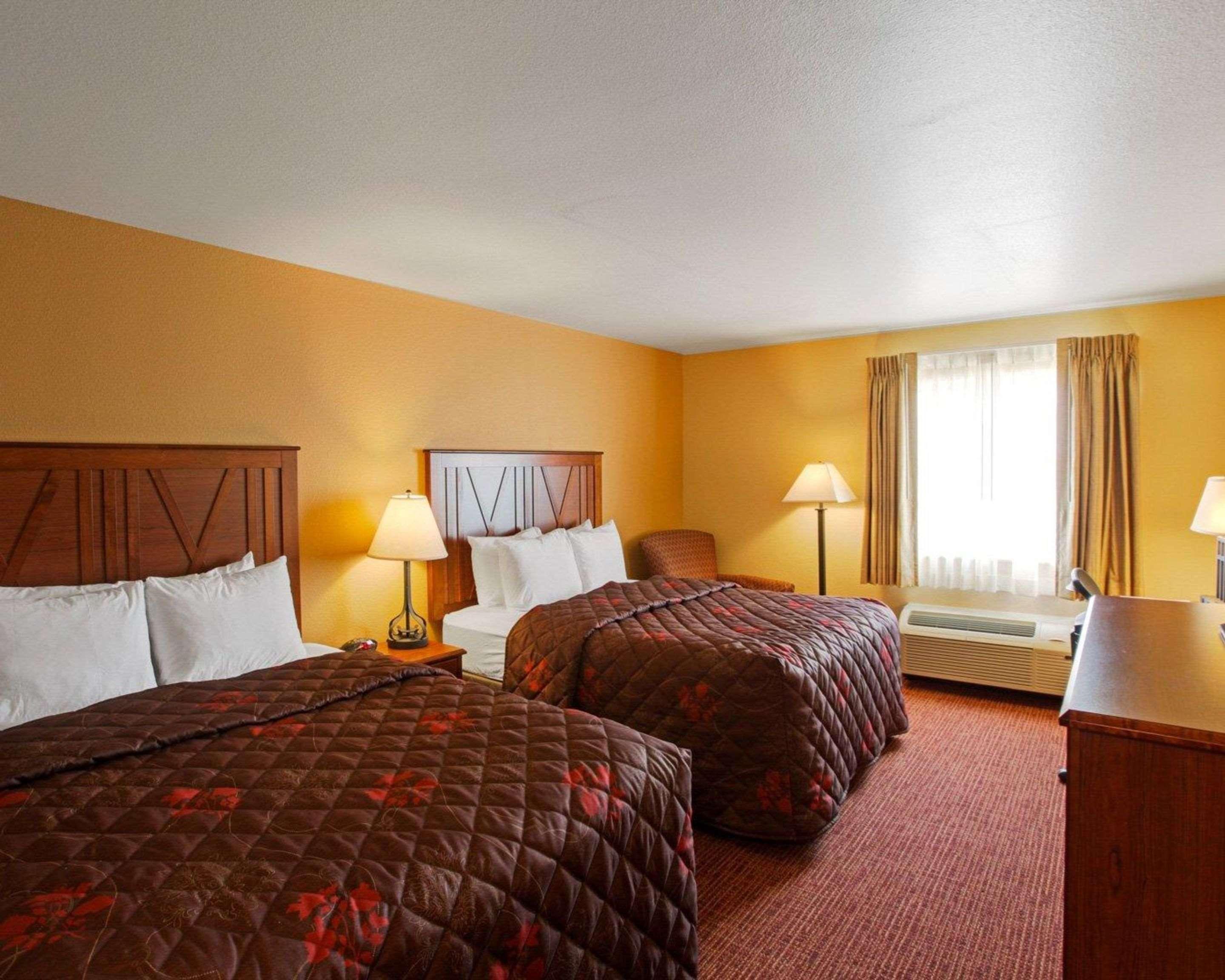 Rodeway Inn & Suites Phillipsburg 外观 照片