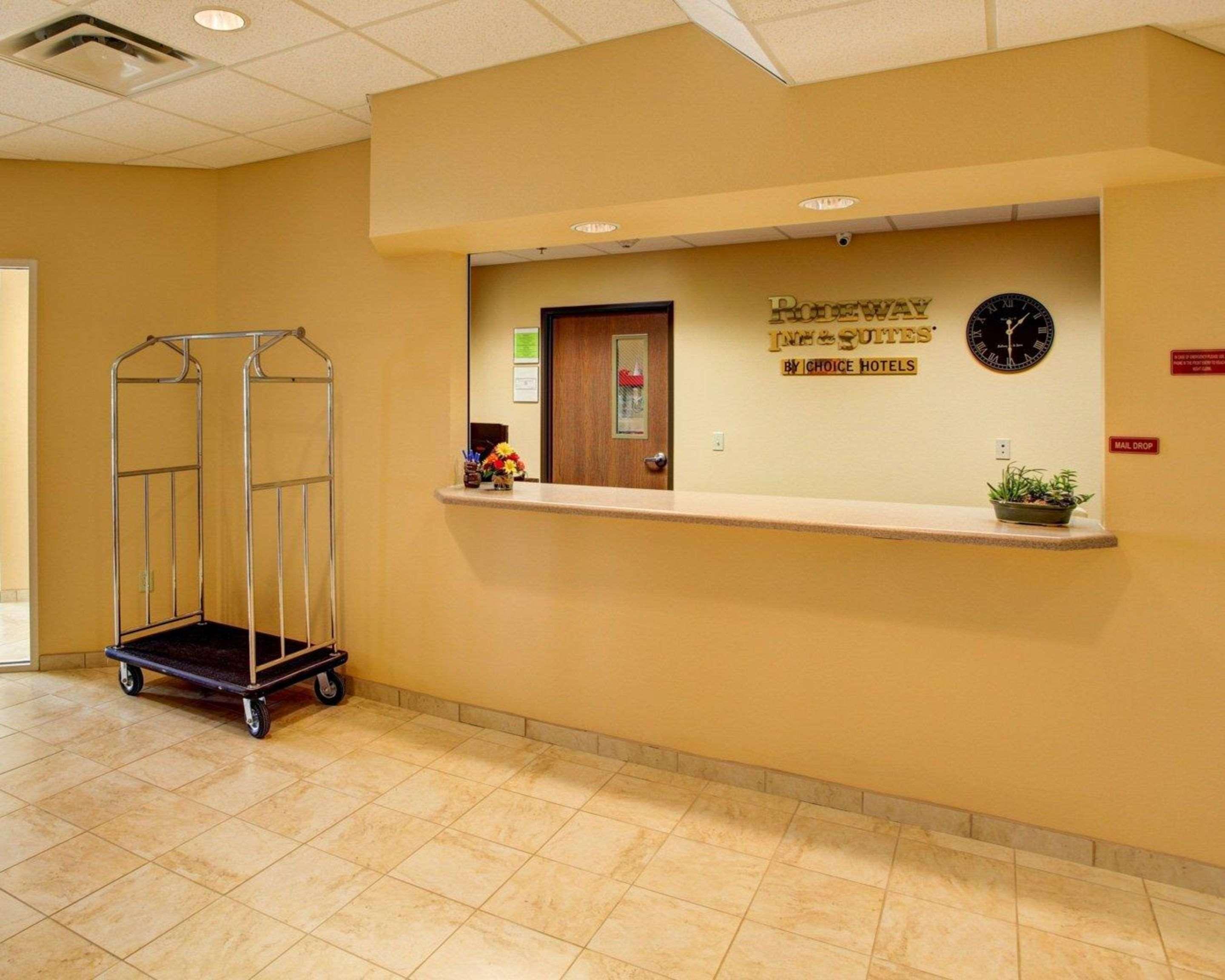 Rodeway Inn & Suites Phillipsburg 外观 照片