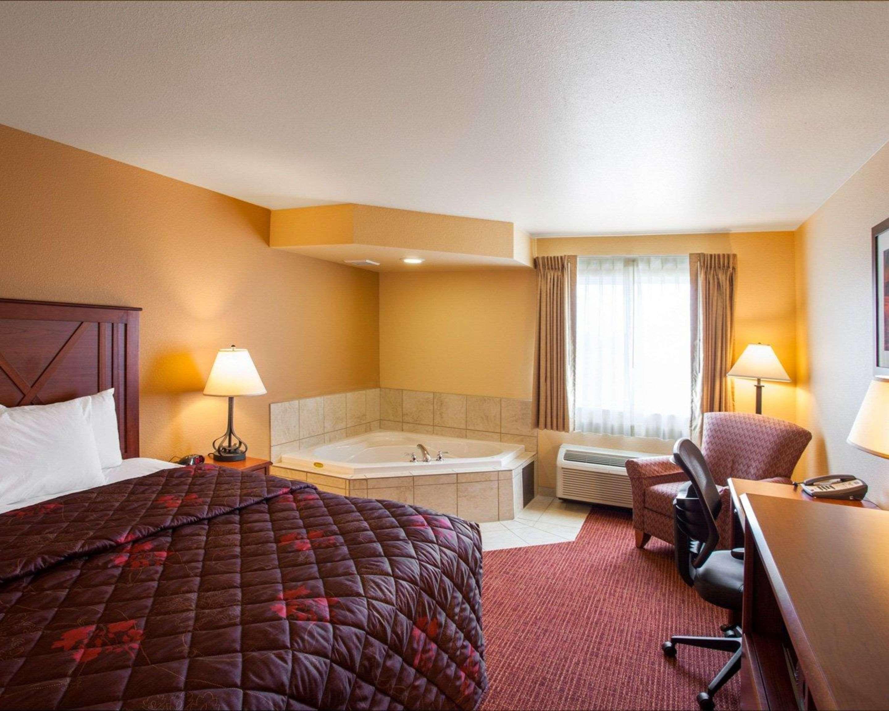 Rodeway Inn & Suites Phillipsburg 外观 照片