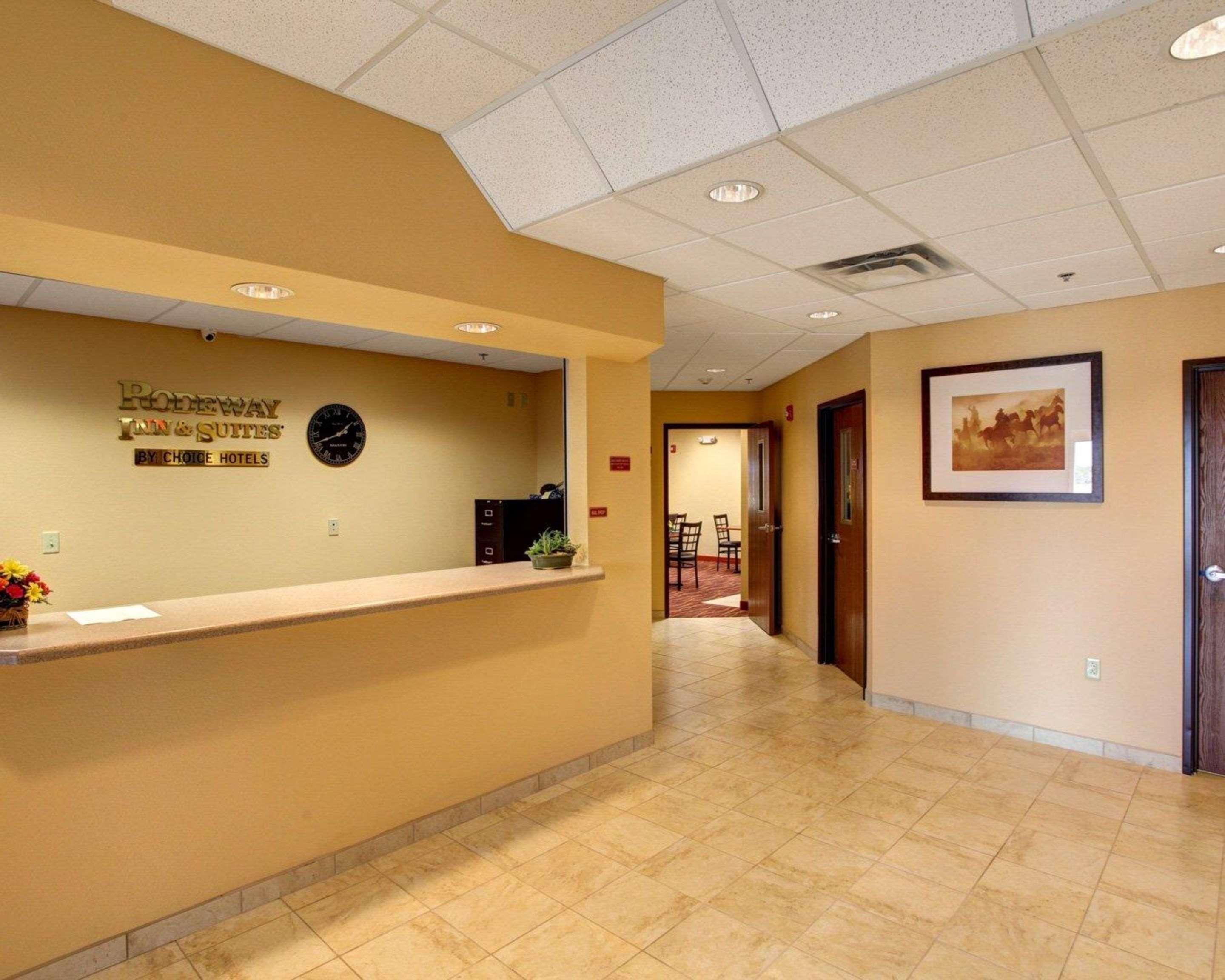 Rodeway Inn & Suites Phillipsburg 外观 照片