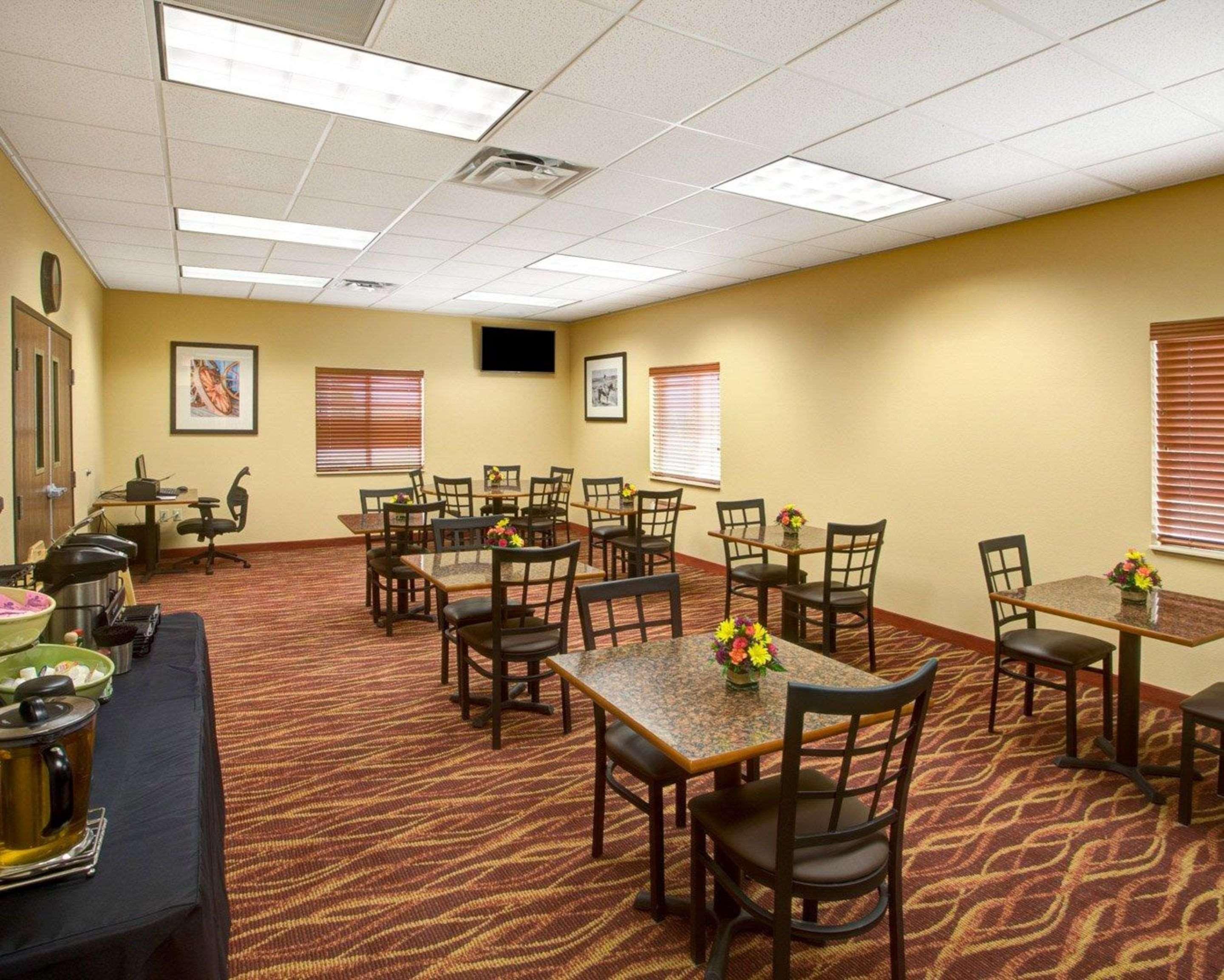 Rodeway Inn & Suites Phillipsburg 外观 照片