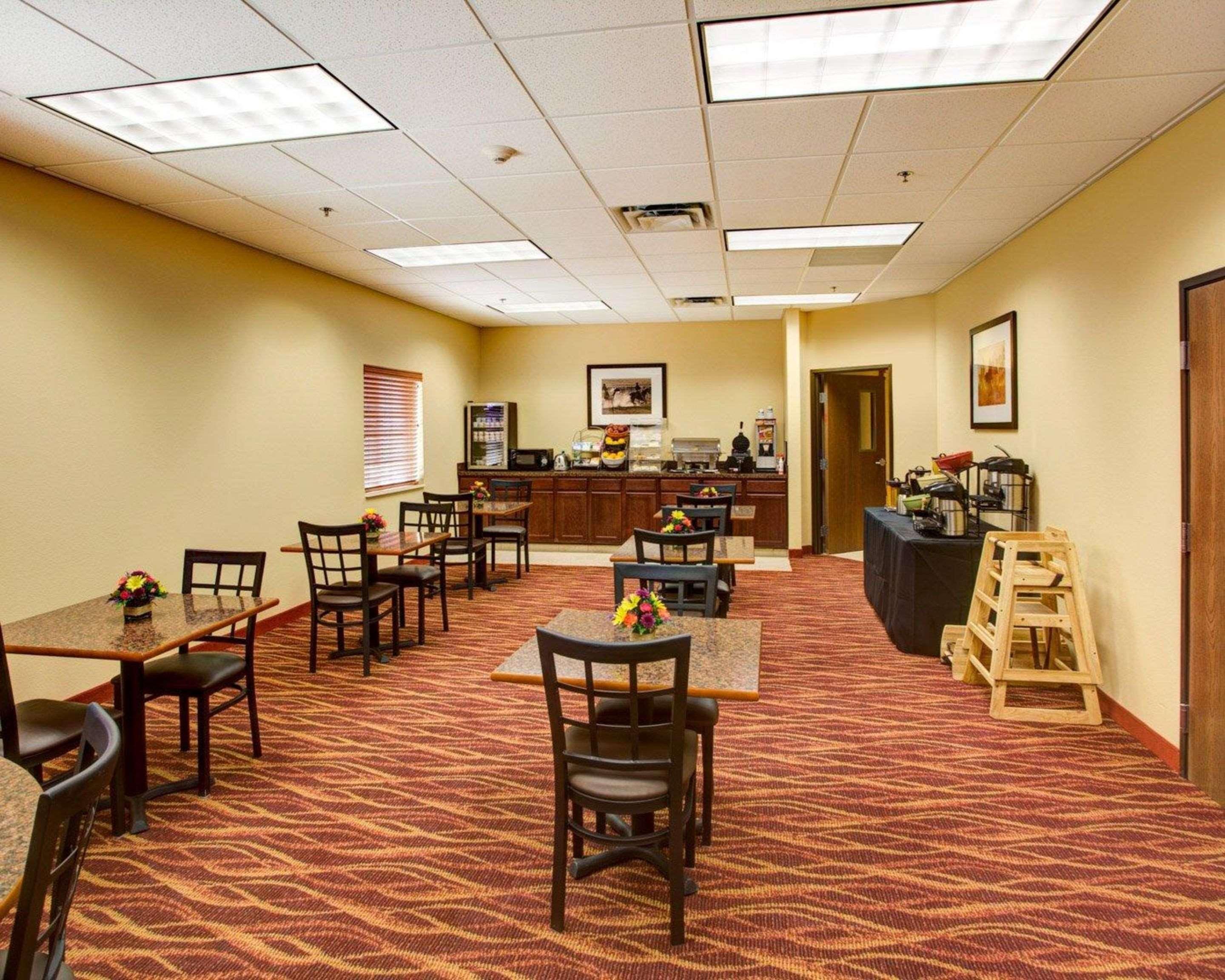 Rodeway Inn & Suites Phillipsburg 外观 照片