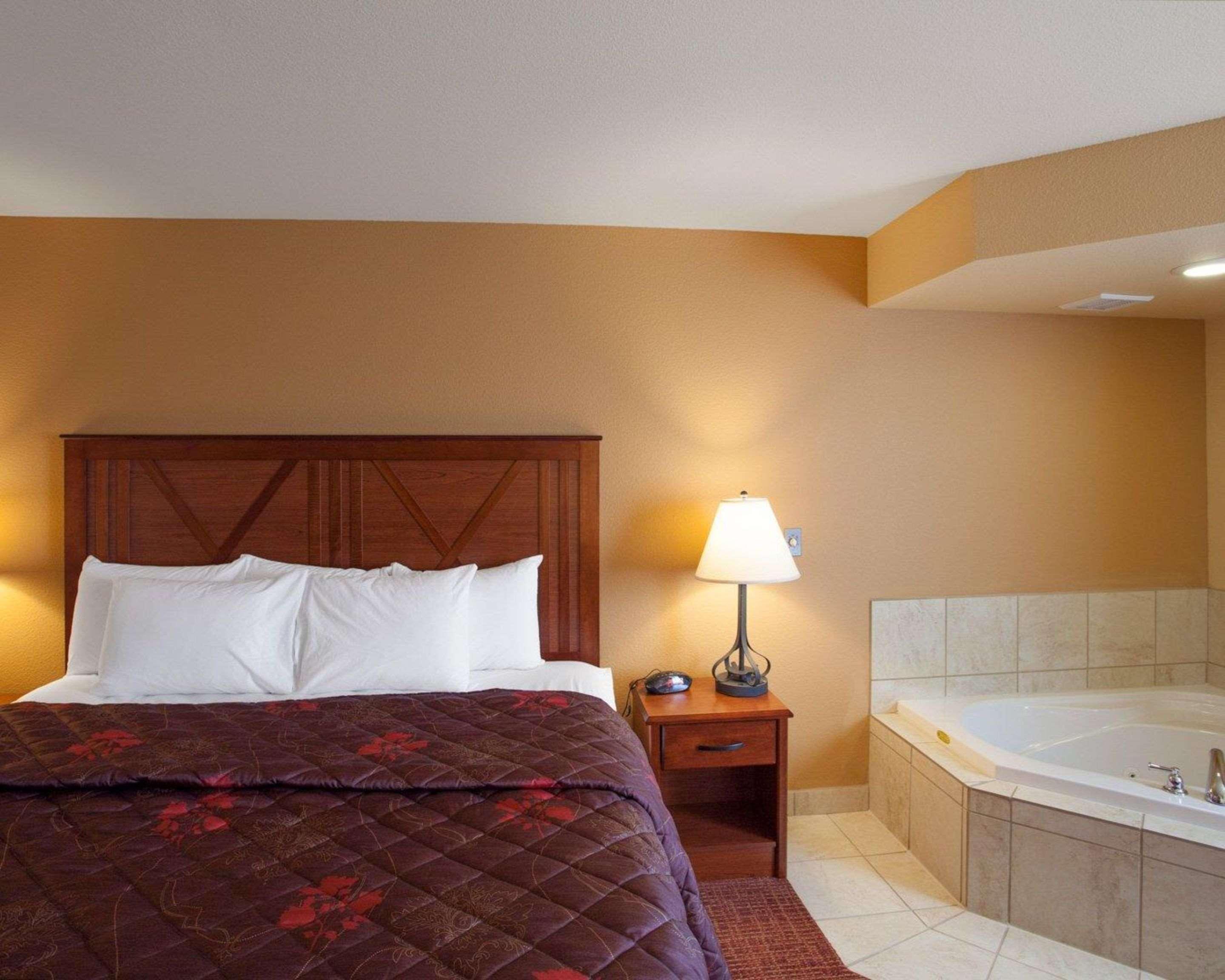 Rodeway Inn & Suites Phillipsburg 外观 照片